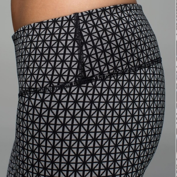 lululemon athletica Pants - Lululemon "Tri GeoSilver Spoon" Wunder Under pants